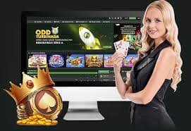 Giao diện chơi game trực tuyến thể thao và casino sôi động của qq8886